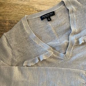 Banana Republic beige v-neck 100% merino wool sweater - S